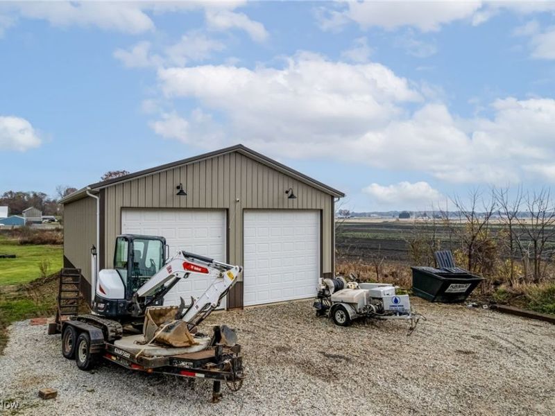 13014 Duquette Avenue NE, Hartville, OH 44632 Photo 4