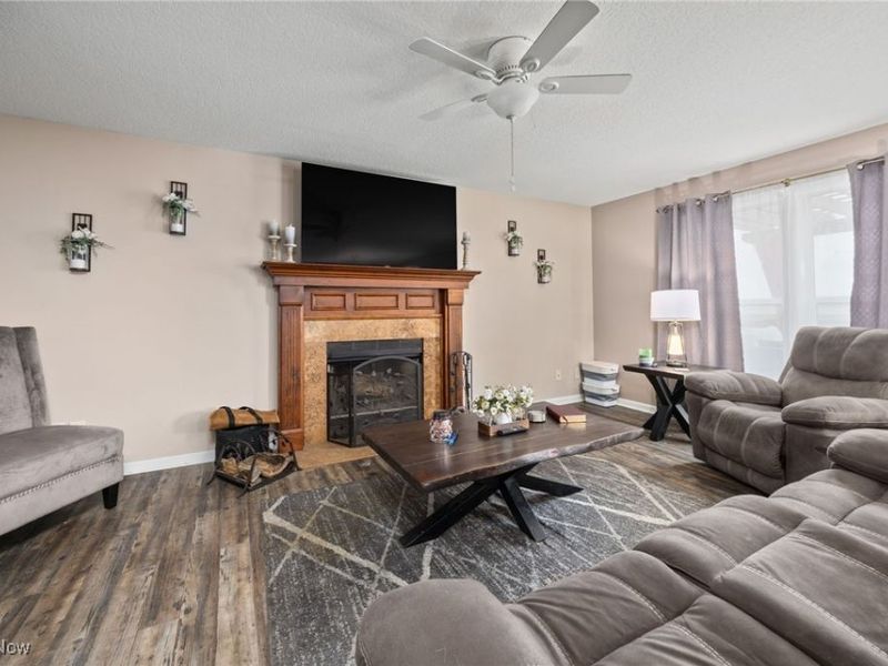 13014 Duquette Avenue NE, Hartville, OH 44632 Photo 6