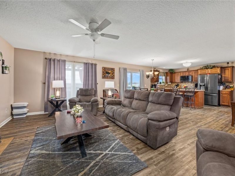 13014 Duquette Avenue NE, Hartville, OH 44632 Photo 7