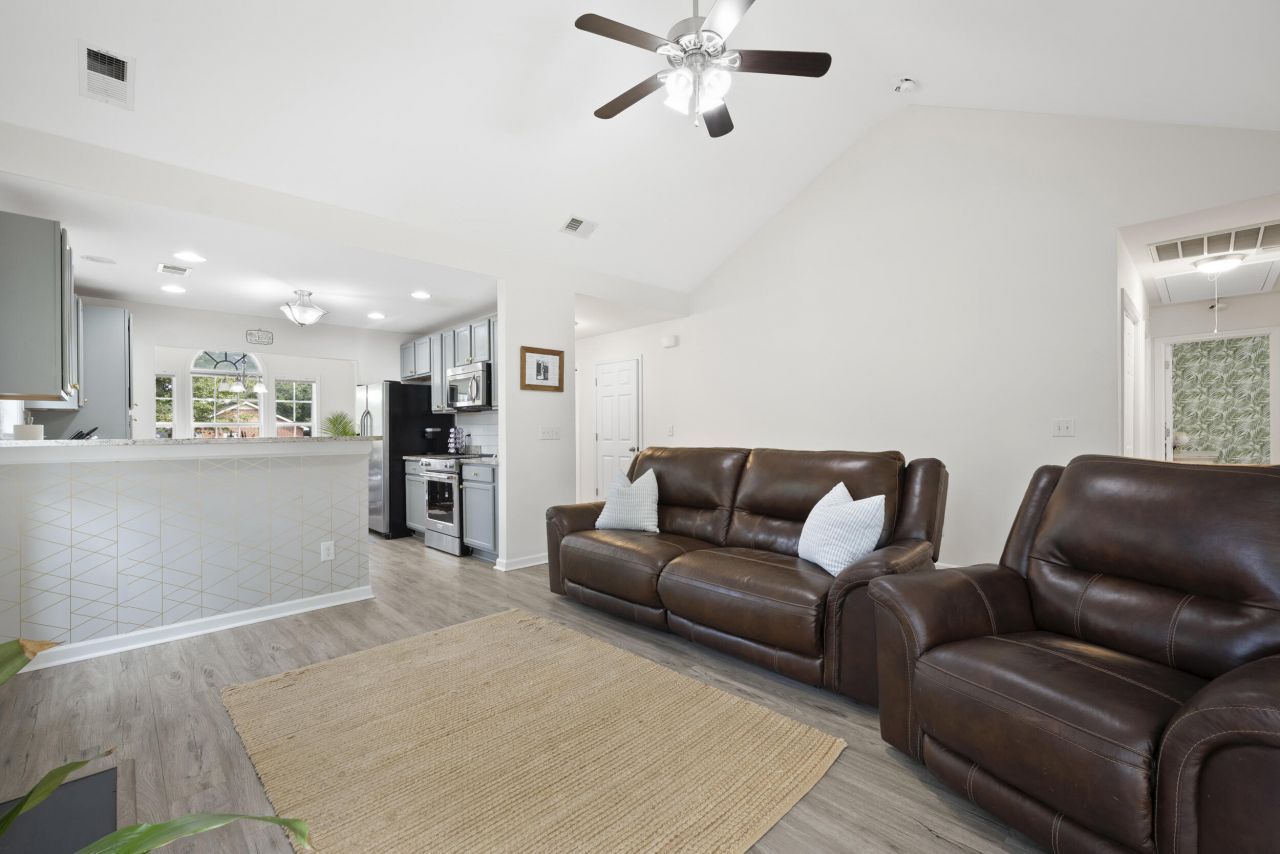 3622 Hilton Drive Photo 13