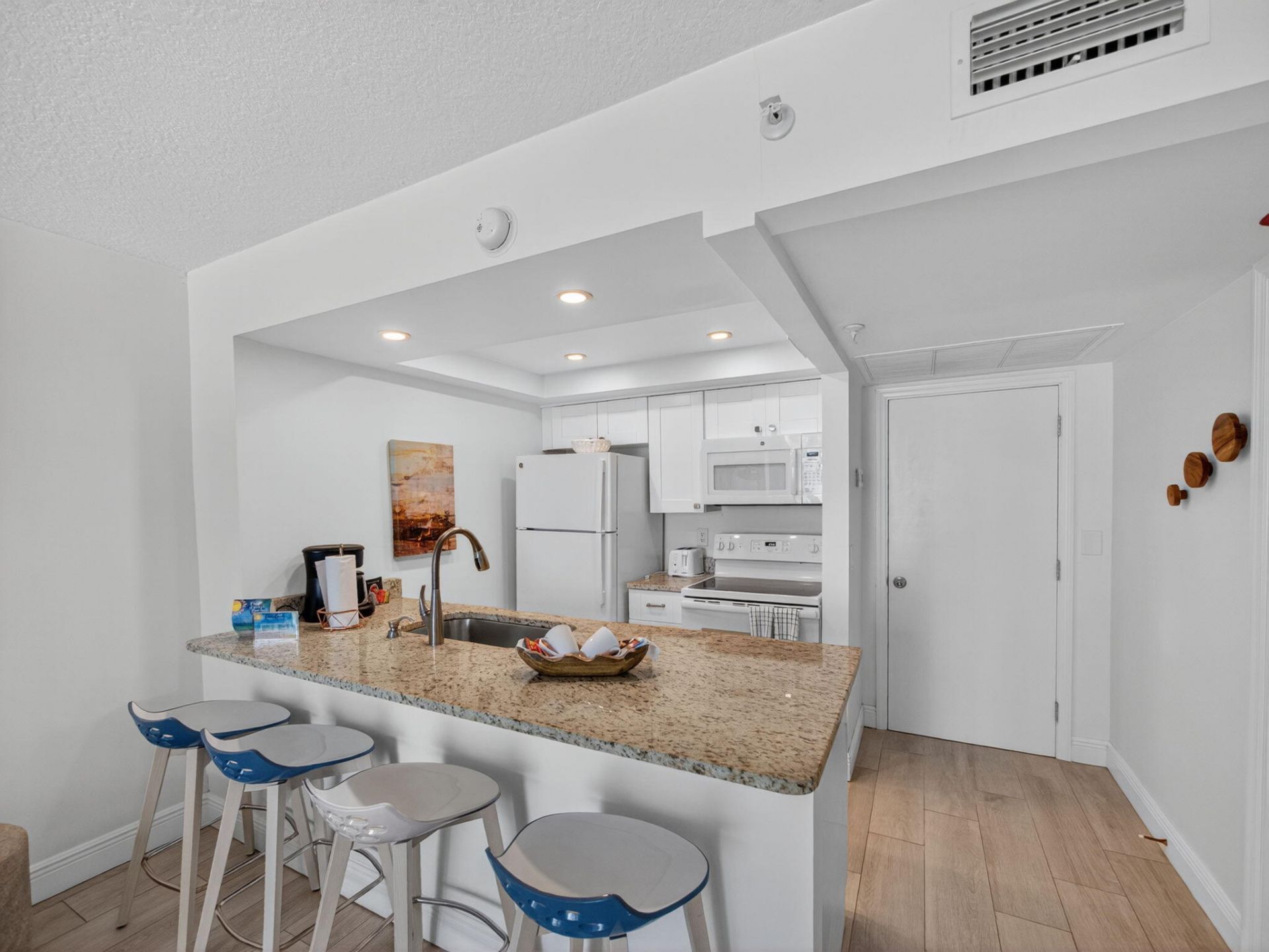 9800 S Ocean Drive, Unit 302, Jensen Beach, FL 34957 Photo