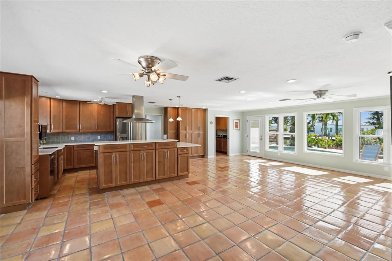 503 65th Street, Holmes Beach, FL 34217 Photo