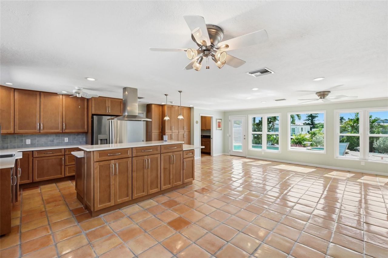 503 65th Street, Holmes Beach, FL 34217 Photo