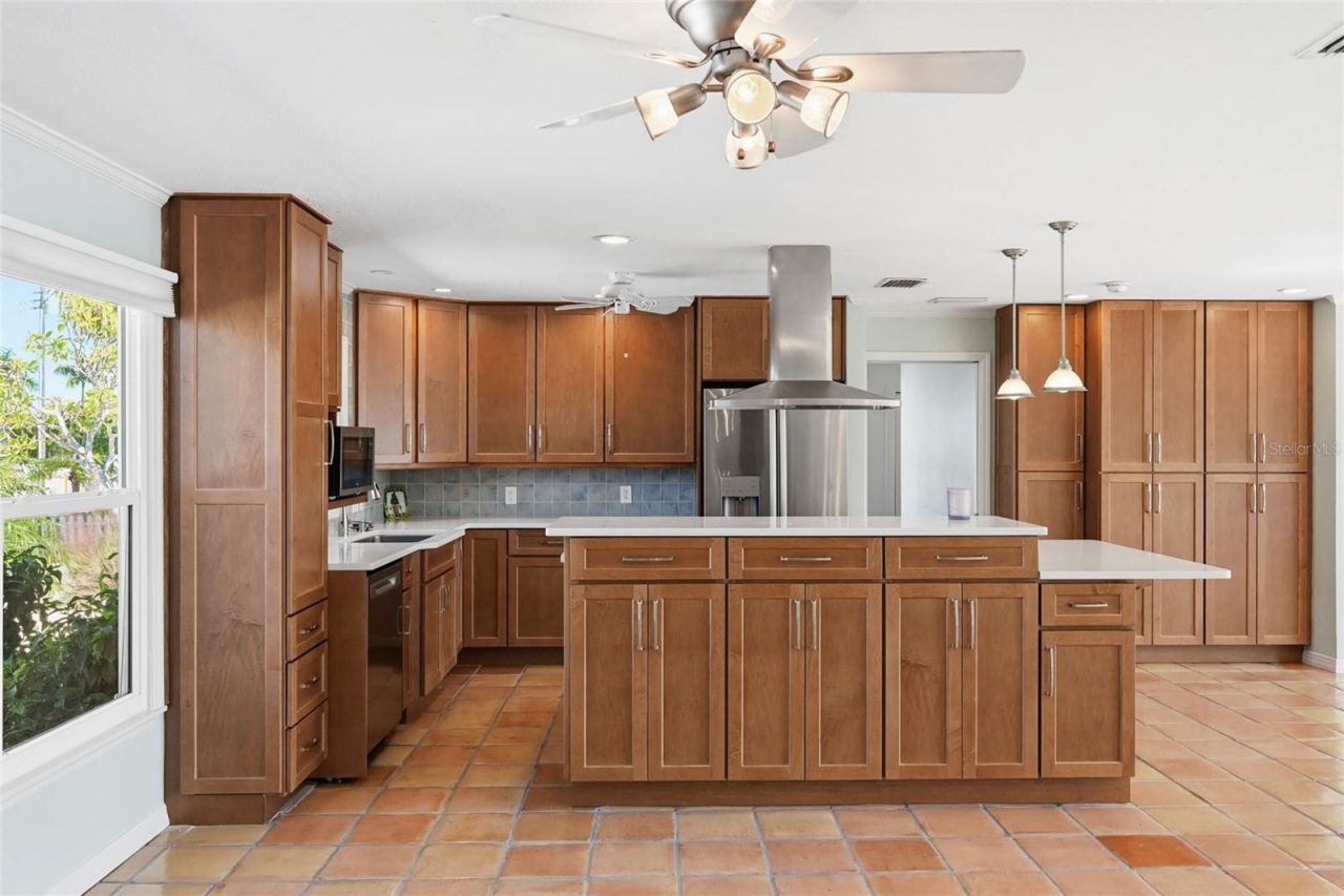 503 65th Street, Holmes Beach, FL 34217 Photo