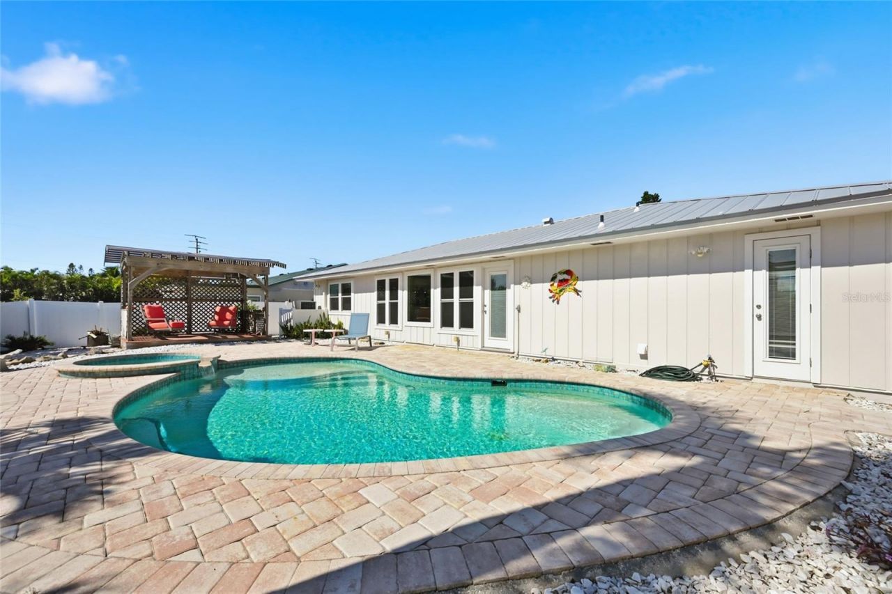 503 65th Street, Holmes Beach, FL 34217 Photo