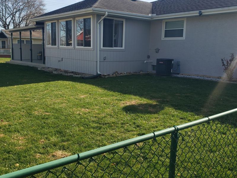 340 Gary Street, Ashville, OH 43103 Photo 5