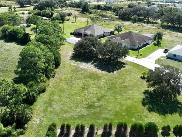 20083/085 Petrucka CIR N, LEHIGH ACRES, FL 33936