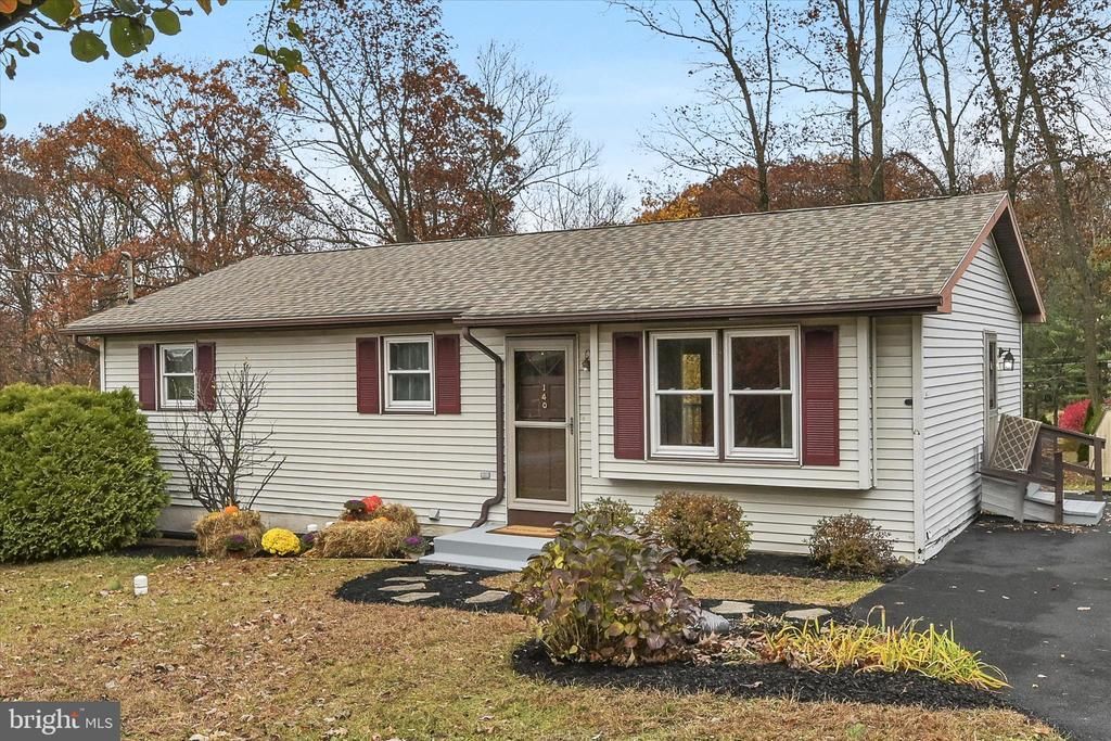 140 - 141 Navajo Drive, Auburn, PA 17922 Main Photo