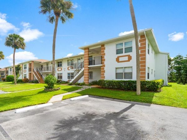 1205 S Lakes End Drive, Unit D2, Fort Pierce, FL 34982