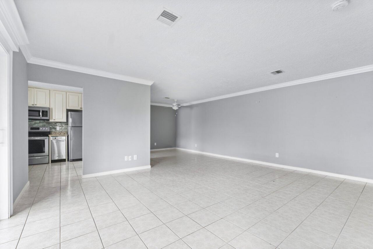 1205 S Lakes End Drive, Unit D2, Fort Pierce, FL 34982 Photo