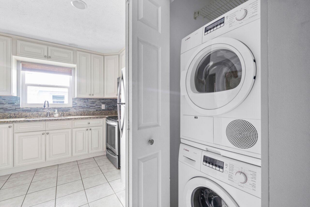 1205 S Lakes End Drive, Unit D2, Fort Pierce, FL 34982 Photo