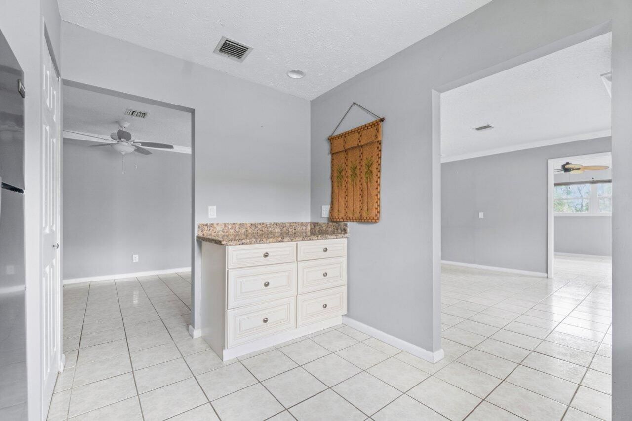 1205 S Lakes End Drive, Unit D2, Fort Pierce, FL 34982 Photo
