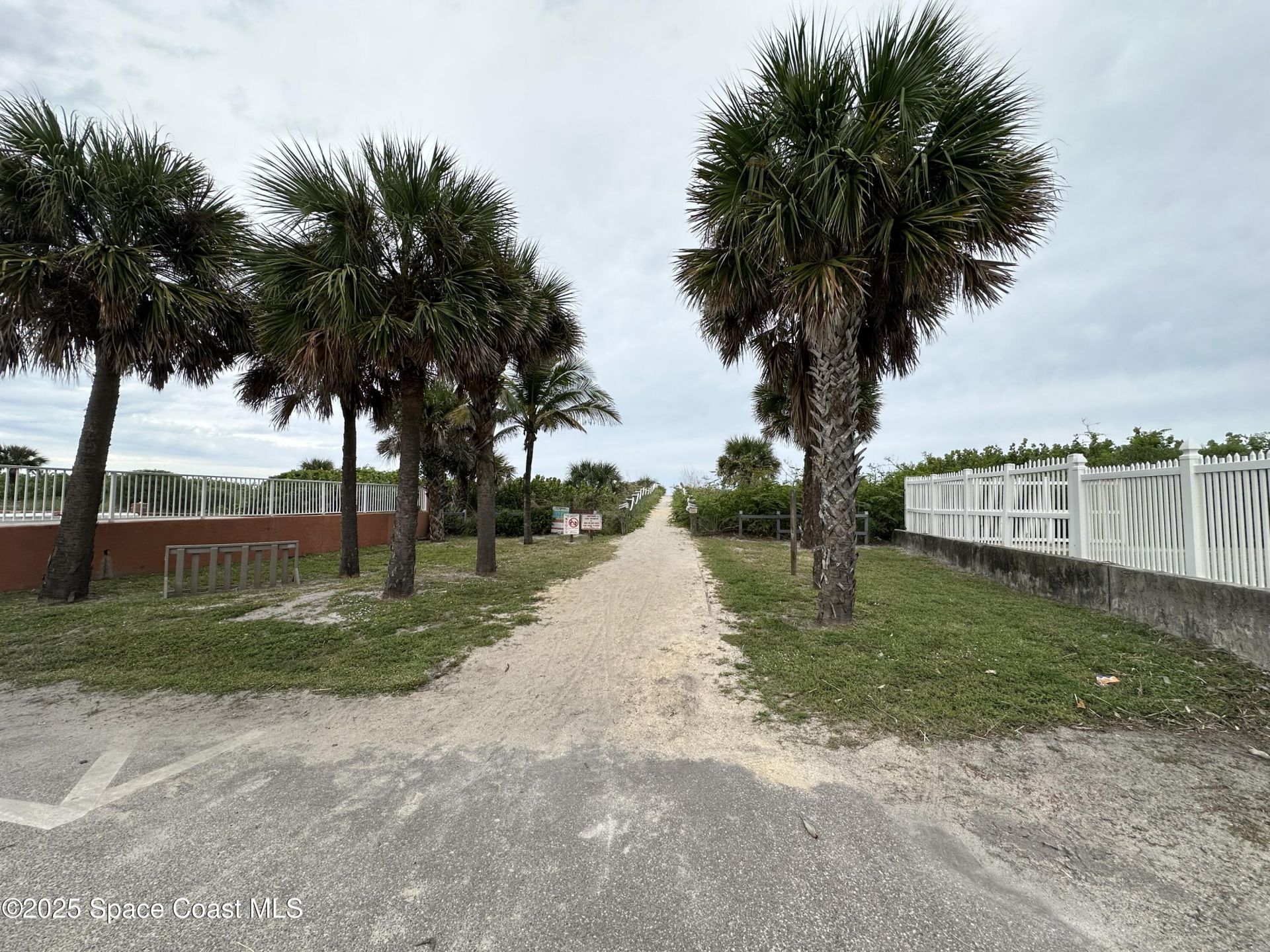 113 W Leon Lane, Cocoa Beach, FL 32931 Photo