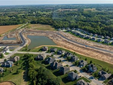 2371 Prairie Creek Drive, Kearney, MO 64060