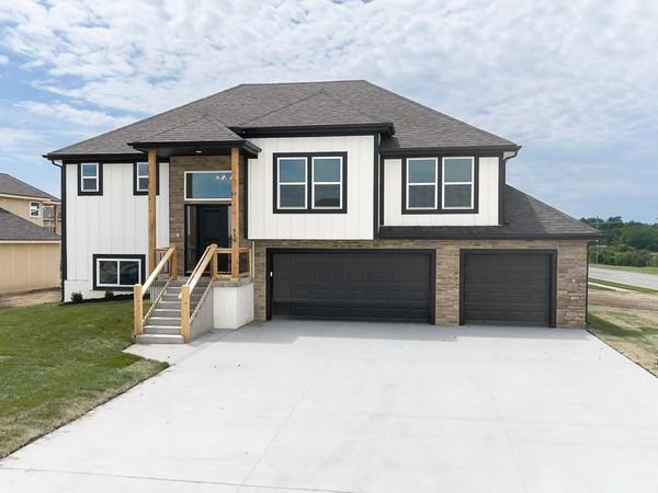 938 168th Court, Basehor, KS 66007