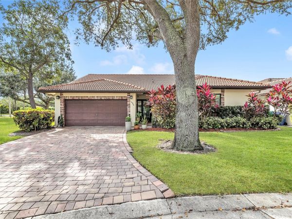 10940 Cypress Run Cir, Coral Springs, FL 33071