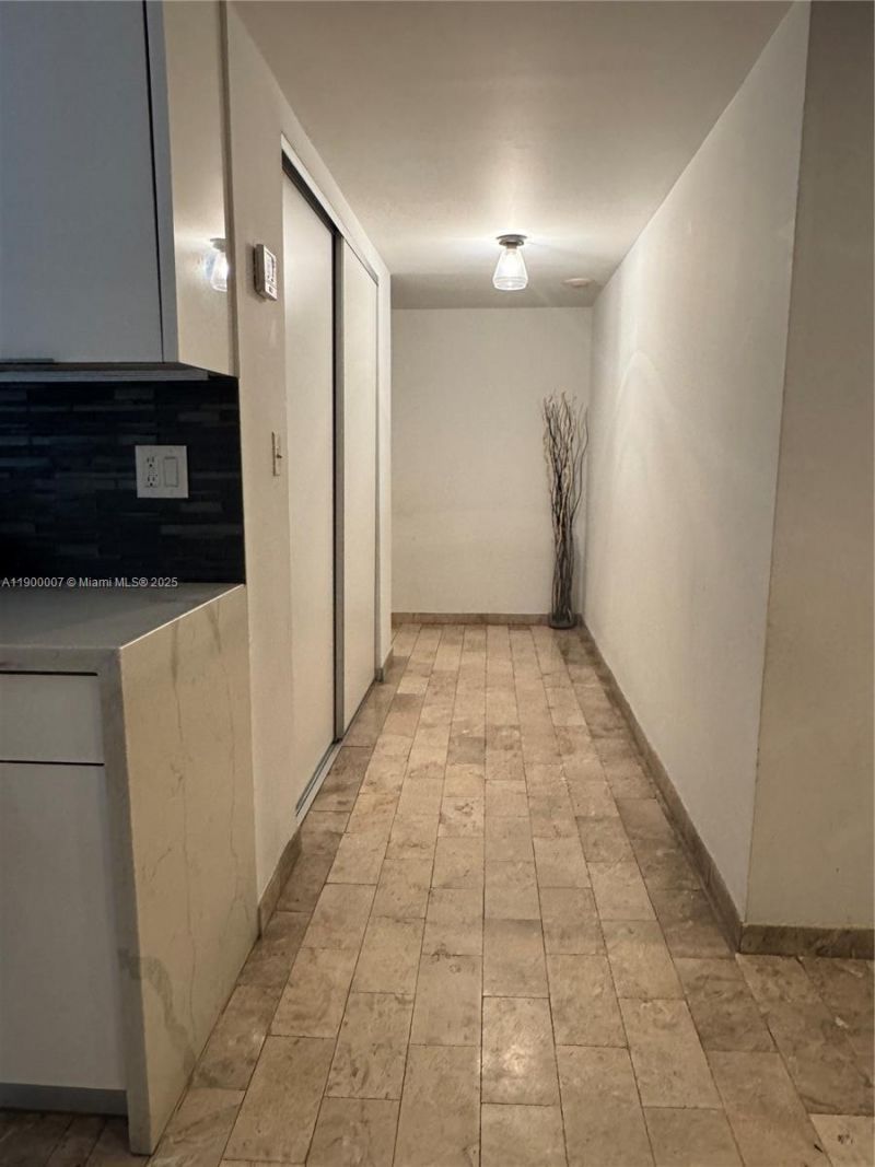 600 Three Islands Blvd, Unit 1206, Hallandale Beach, FL 33009 Photo