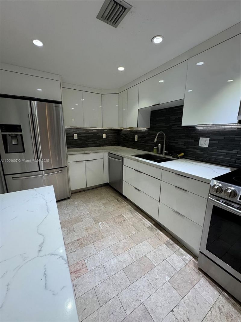 600 Three Islands Blvd, Unit 1206, Hallandale Beach, FL 33009 Photo