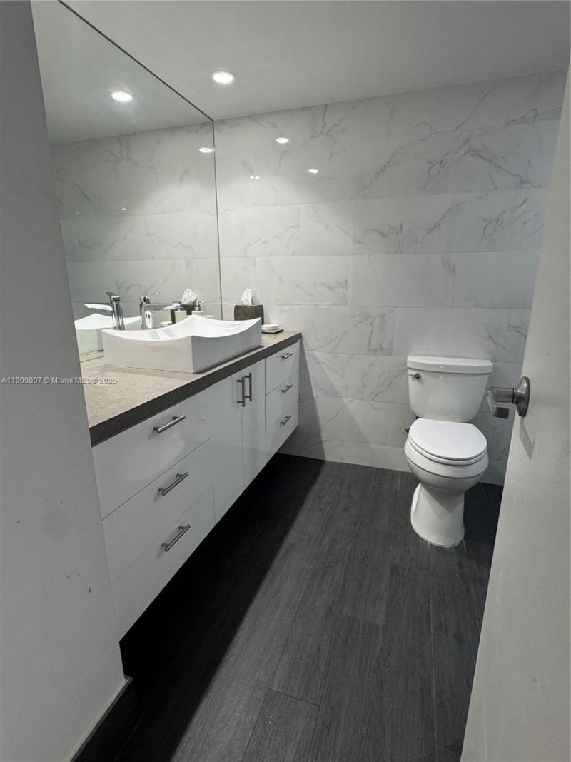 600 Three Islands Blvd, Unit 1206, Hallandale Beach, FL 33009 Photo