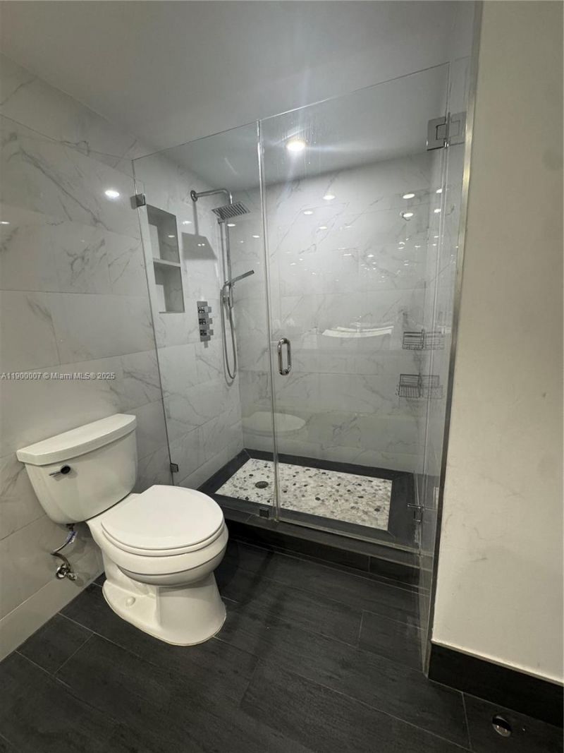 600 Three Islands Blvd, Unit 1206, Hallandale Beach, FL 33009 Photo