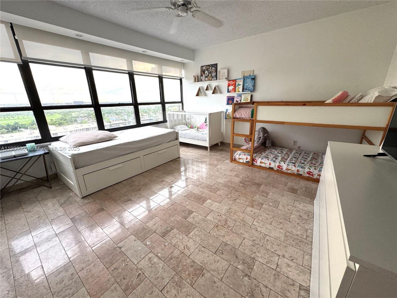 600 Three Islands Blvd, Unit 1206, Hallandale Beach, FL 33009 Photo