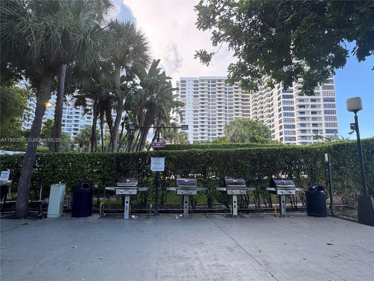 600 Three Islands Blvd, Unit 1206, Hallandale Beach, FL 33009 Photo