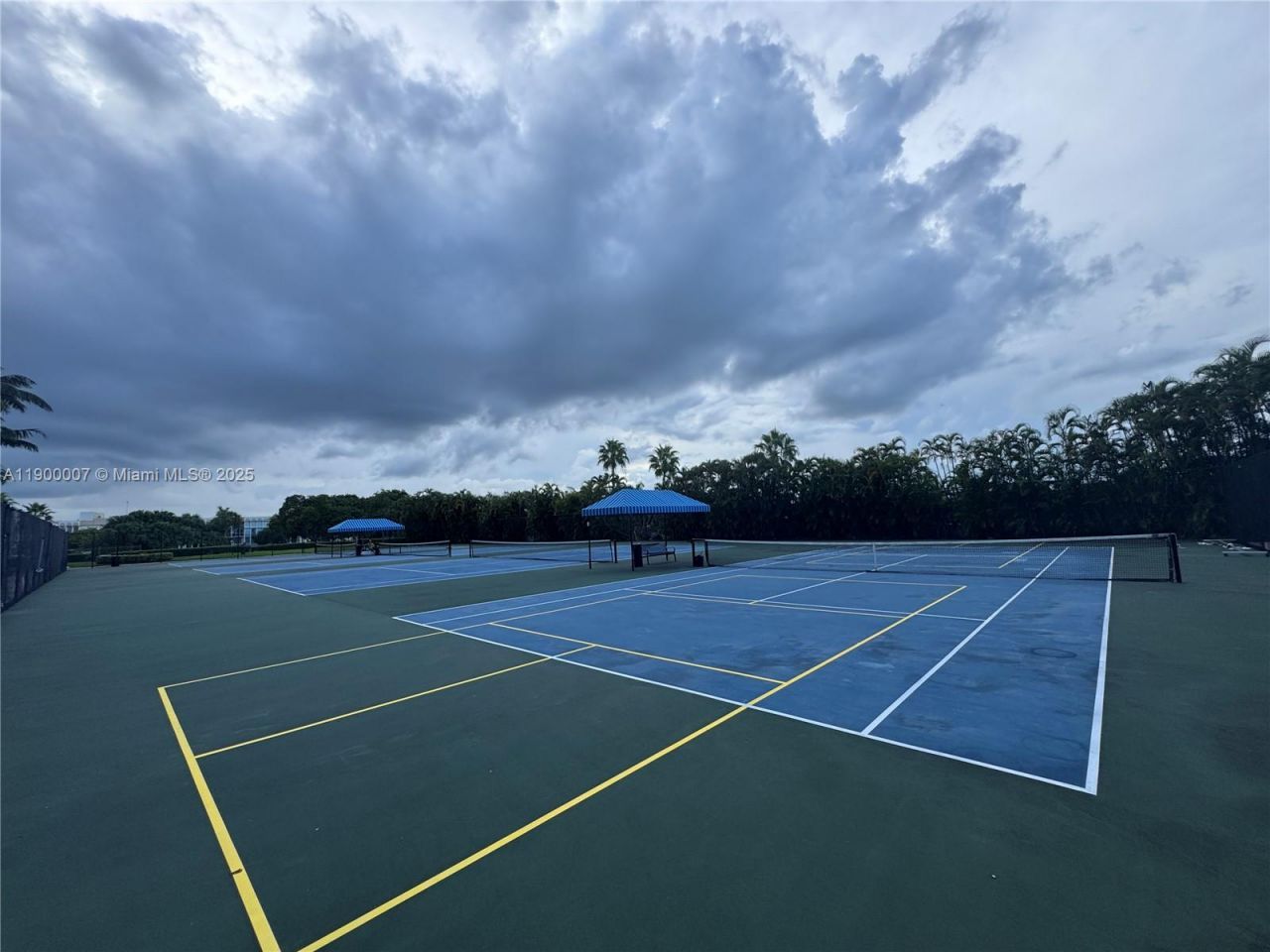 600 Three Islands Blvd, Unit 1206, Hallandale Beach, FL 33009 Photo