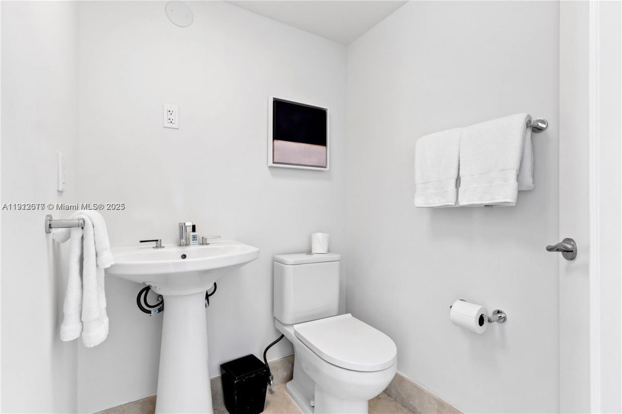 4401 Collins Ave, Unit 1604, Miami Beach, FL 33140 Photo