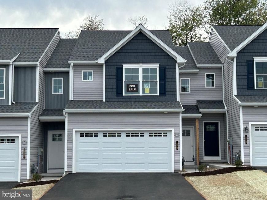 130 Magnolia Drive, Middletown, PA 17057 Main Photo