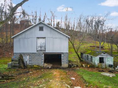 212 Halleck Road, Fairmont, WV 26554