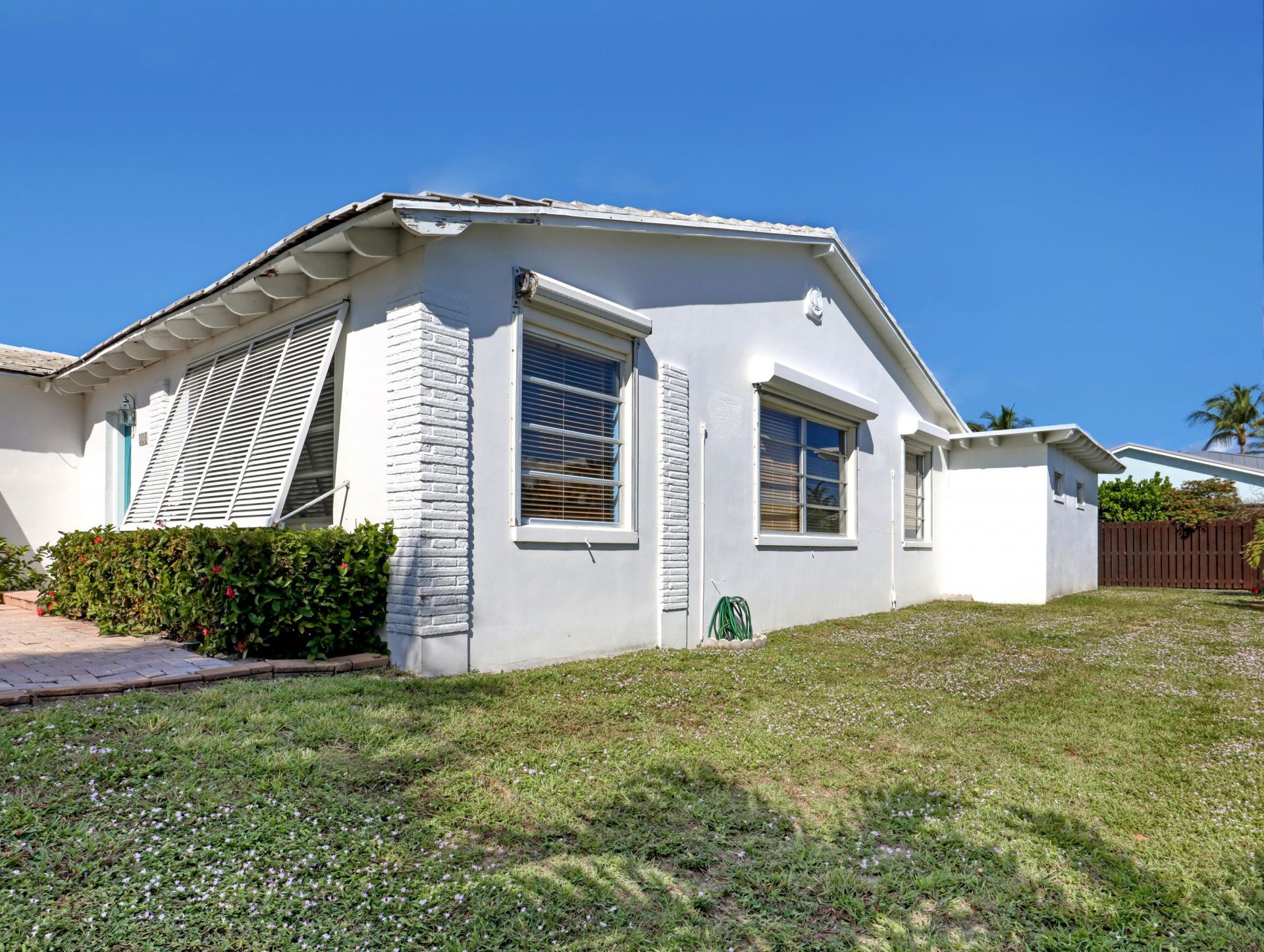 225 Linda Lane, Palm Beach Shores, FL 33404 Photo