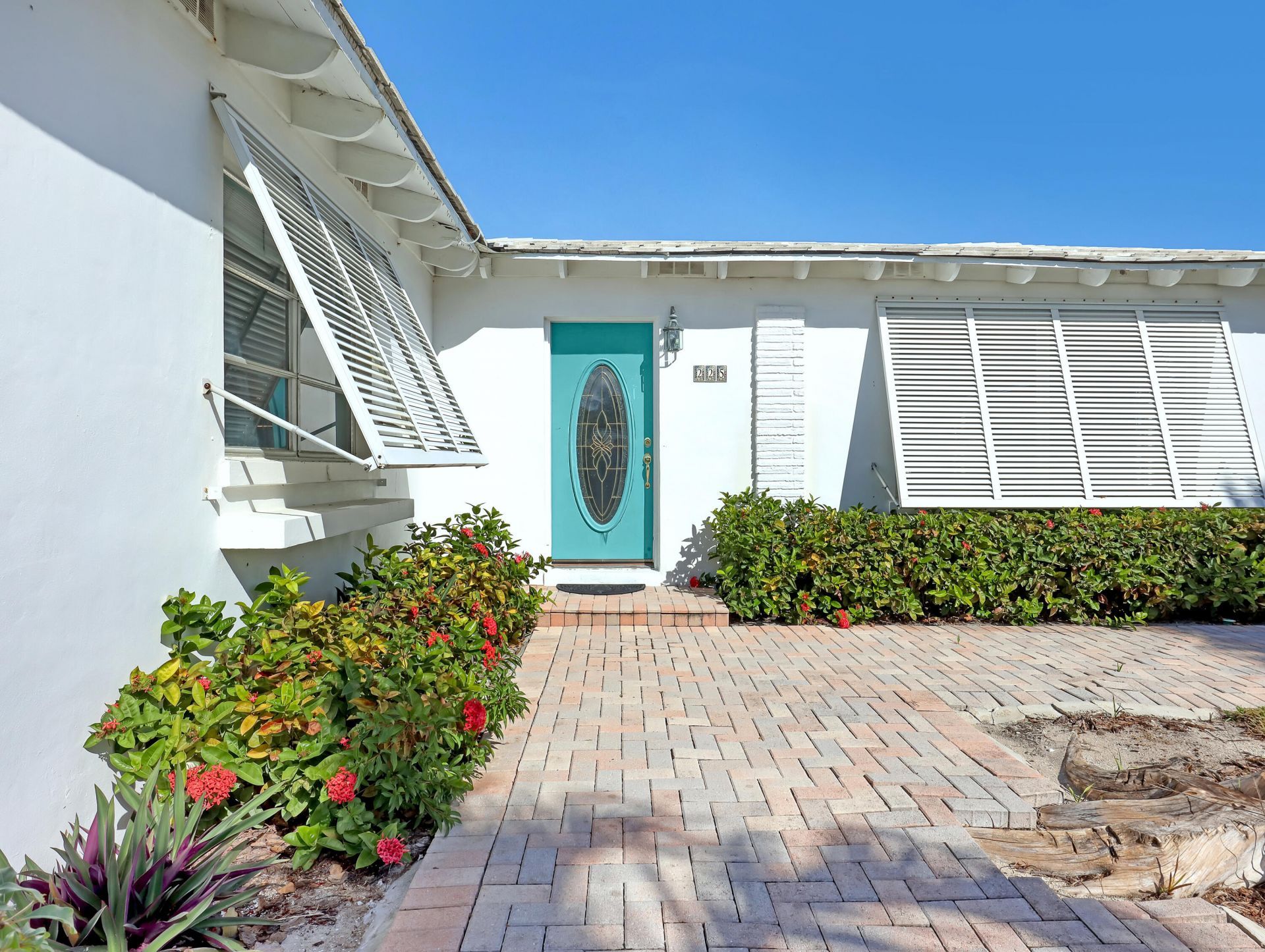 225 Linda Lane, Palm Beach Shores, FL 33404 Photo