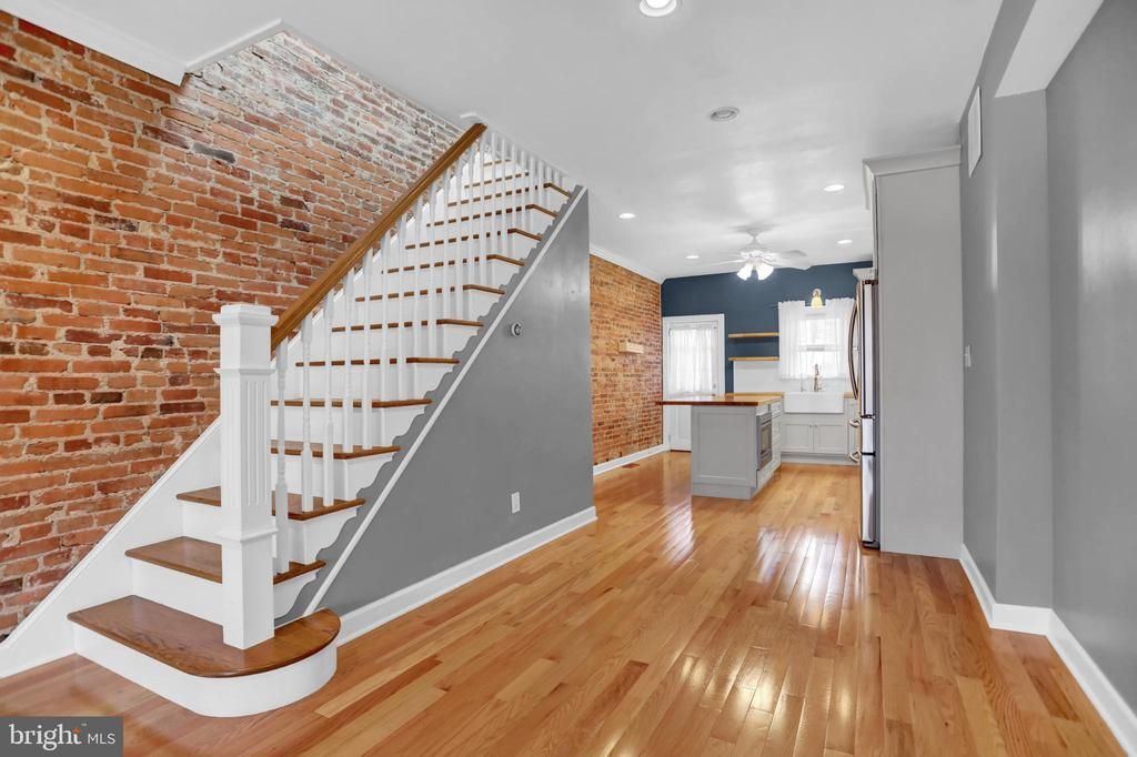 630 S Ellwood Avenue, Baltimore, MD 21224 Main Photo