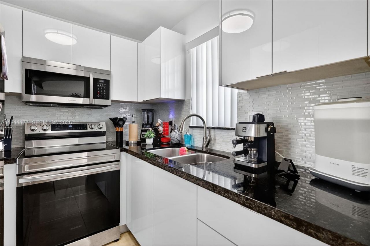 7105 W 13th Ave, Unit 201, Hialeah, FL 33014 Photo