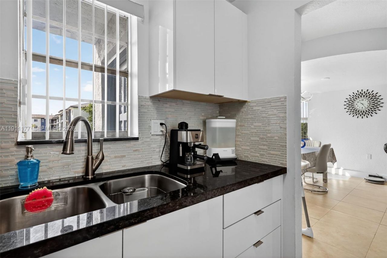 7105 W 13th Ave, Unit 201, Hialeah, FL 33014 Photo