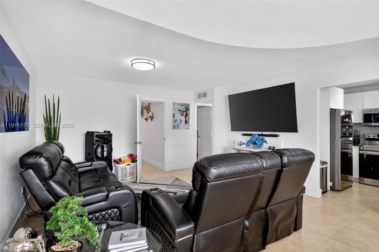 7105 W 13th Ave, Unit 201, Hialeah, FL 33014 Photo