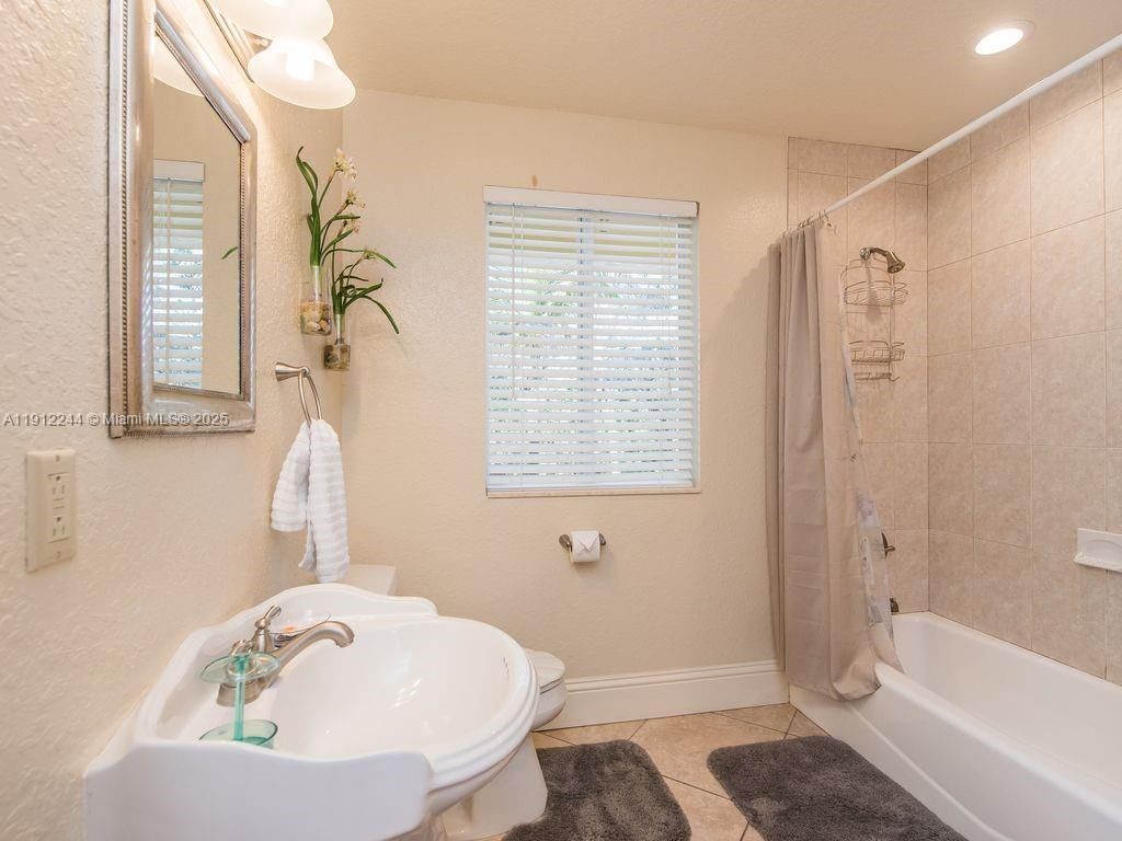 302 Balboa St, Hollywood, FL 33019 Photo