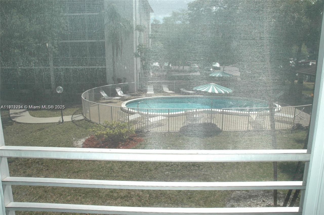 3571 Inverrary Dr, Unit 201, Lauderhill, FL 33319 Photo