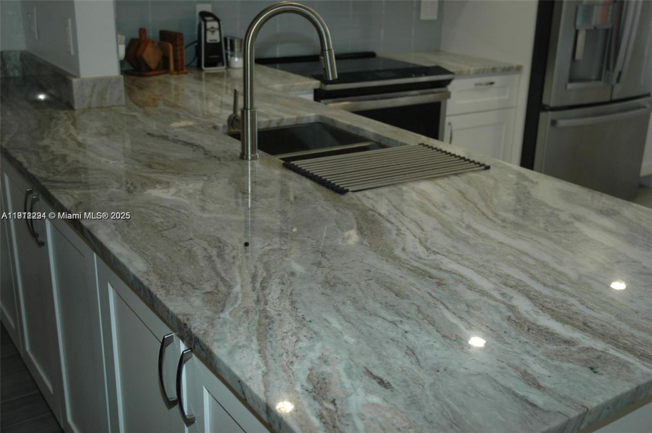 3571 Inverrary Dr, Unit 201, Lauderhill, FL 33319 Photo