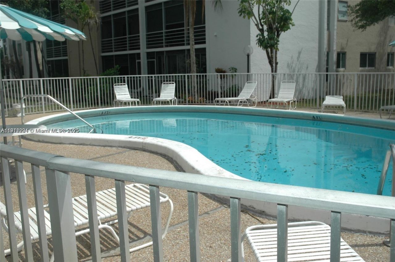 3571 Inverrary Dr, Unit 201, Lauderhill, FL 33319 Photo