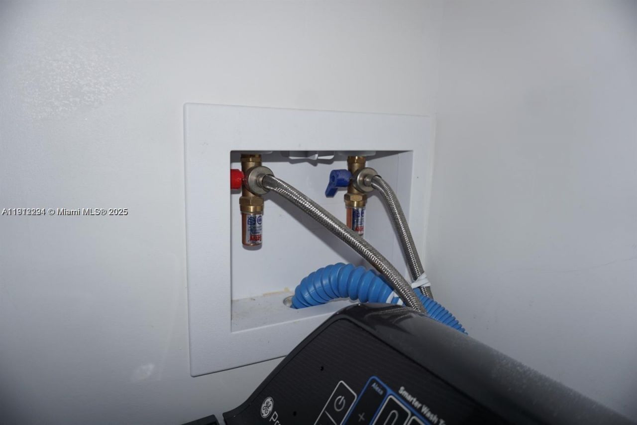 3571 Inverrary Dr, Unit 201, Lauderhill, FL 33319 Photo