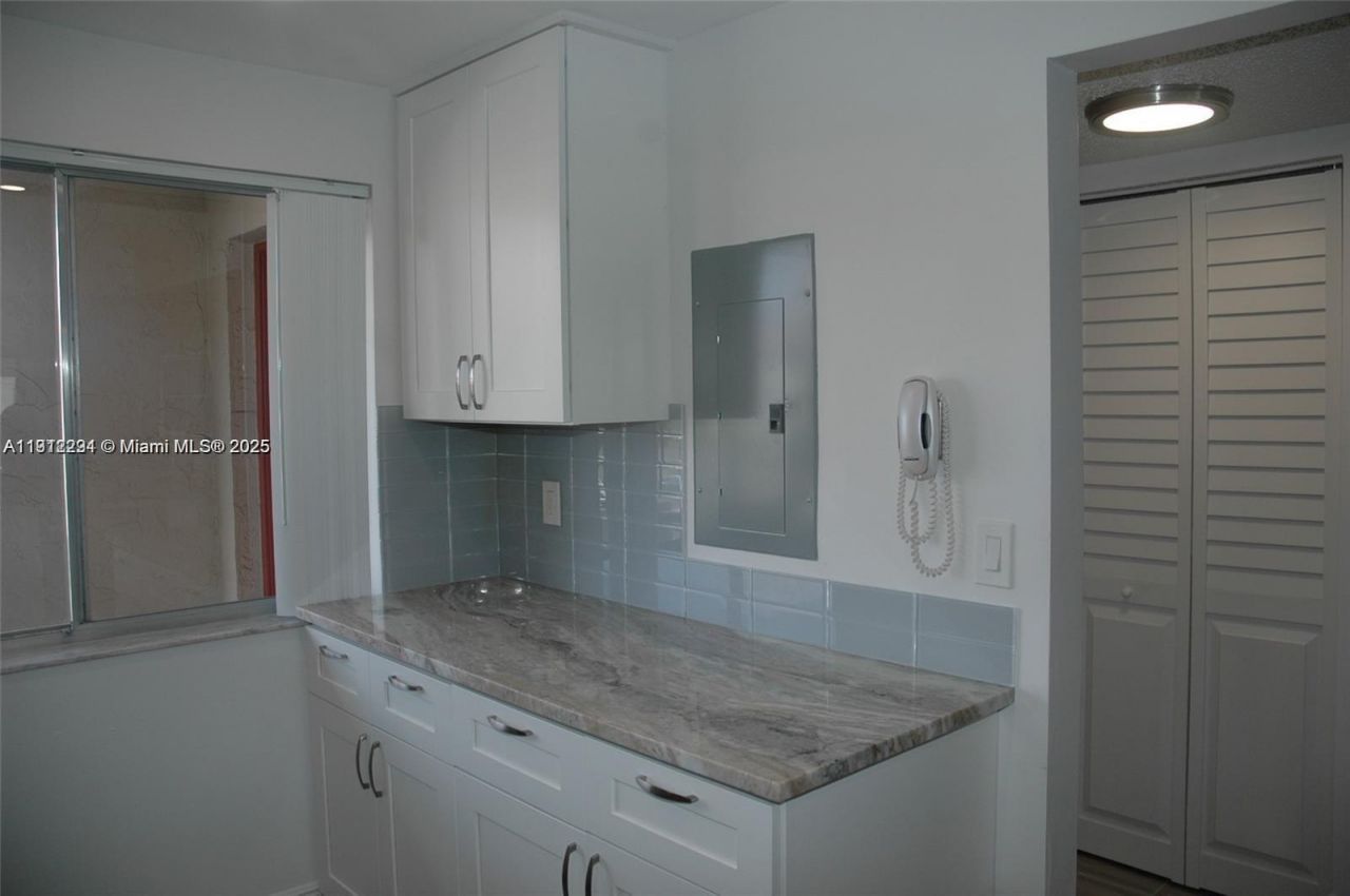 3571 Inverrary Dr, Unit 201, Lauderhill, FL 33319 Photo