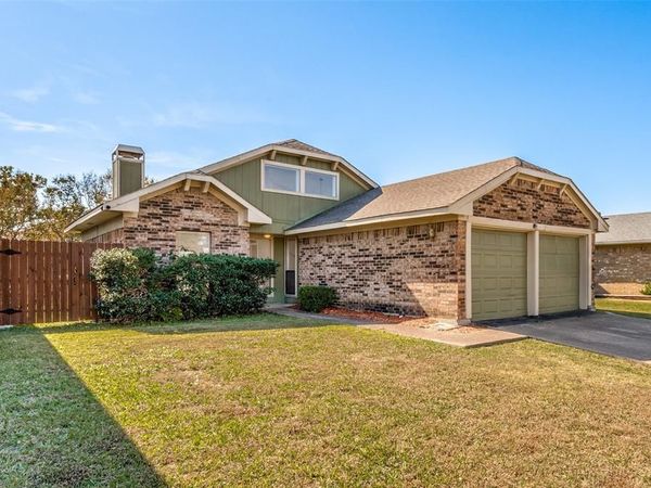 2002 Verlaine Drive, Carrollton, TX 75007