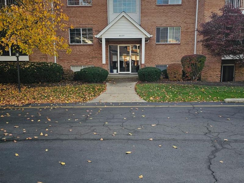3225 Heritage Square Drive, Unit 25, Colerain Township, OH 45251 Photo 2