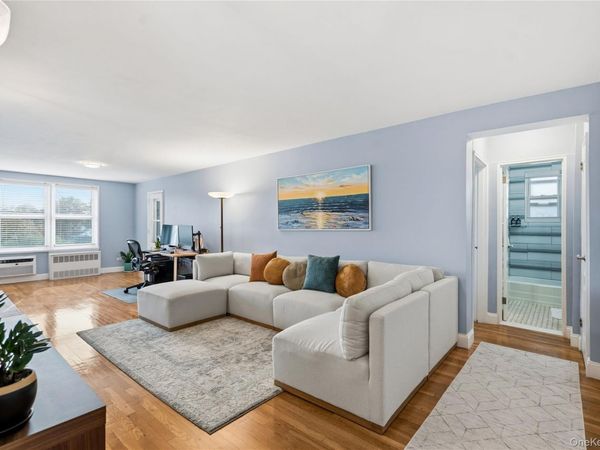 241-20 Northern Boulevard, Unit # 5-B, Douglaston, NY 11362