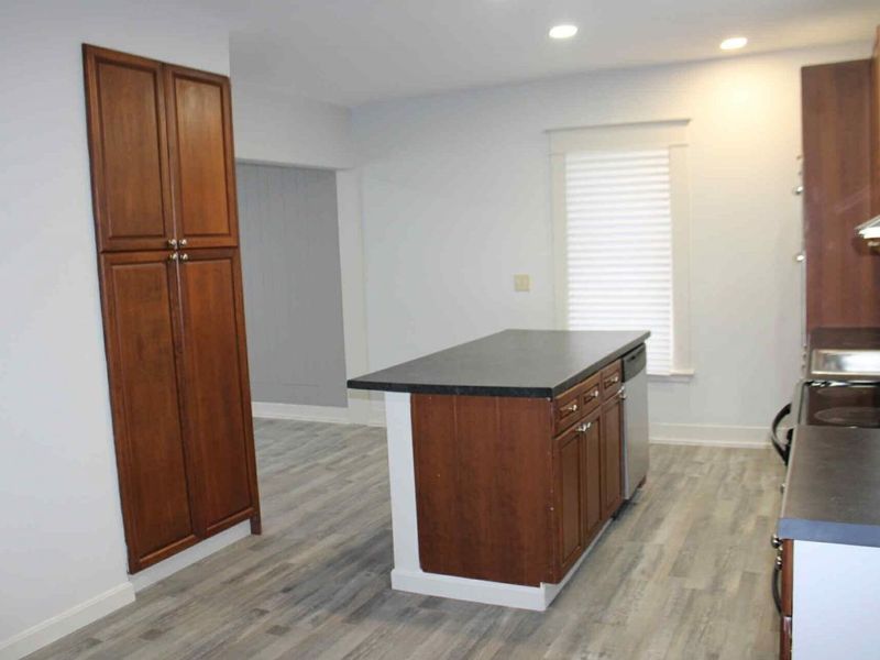 410 W Liberty Street, Springfield, OH 45506 Photo 8