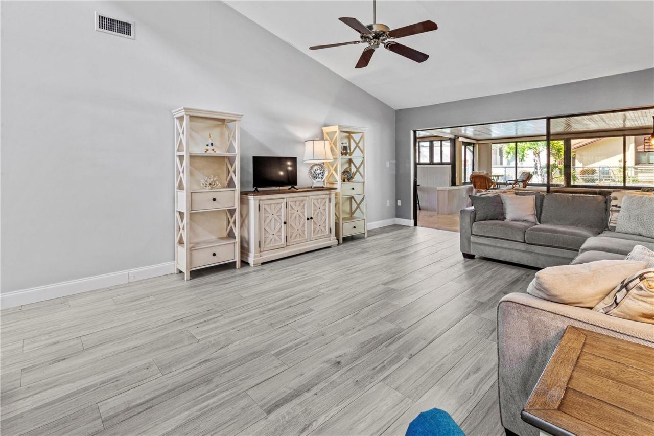 4641 La Jolla Drive, Bradenton, FL 34210 Photo