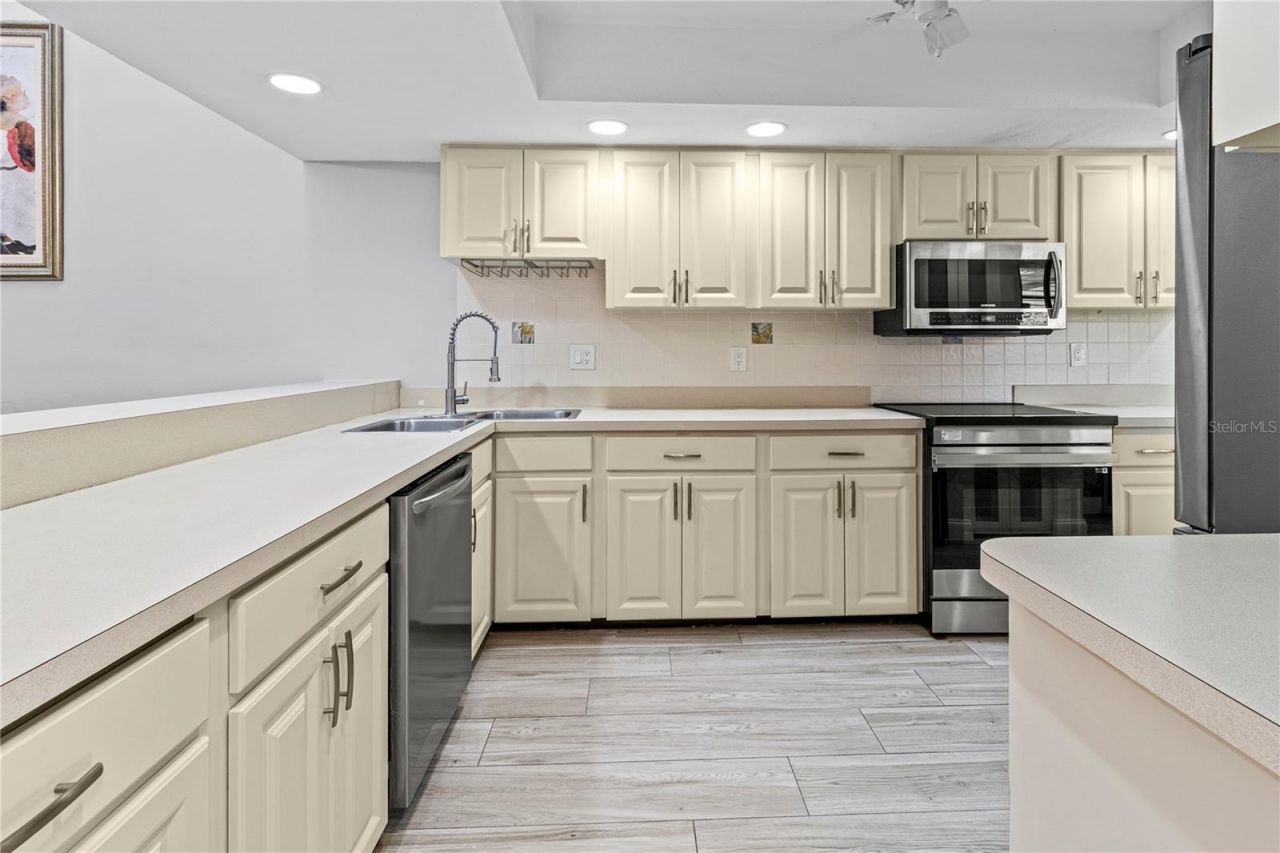 4641 La Jolla Drive, Bradenton, FL 34210 Photo