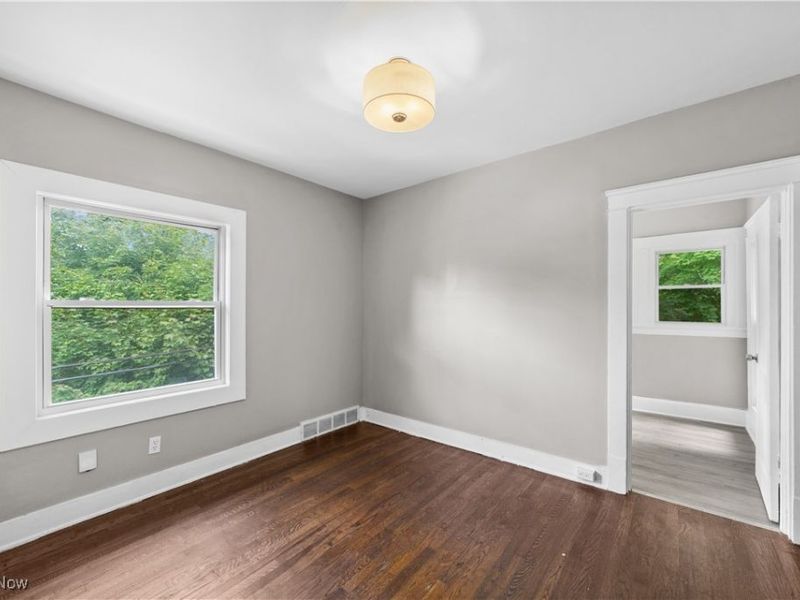 1683 Colonial Drive, Cleveland, OH 44118 Photo 21