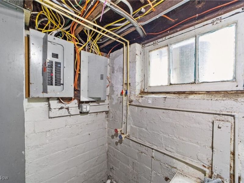 1683 Colonial Drive, Cleveland, OH 44118 Photo 34